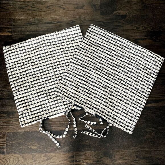 🖤🤍Ikea Two SOMMAR Cushion Covers - Picture 2 of 6